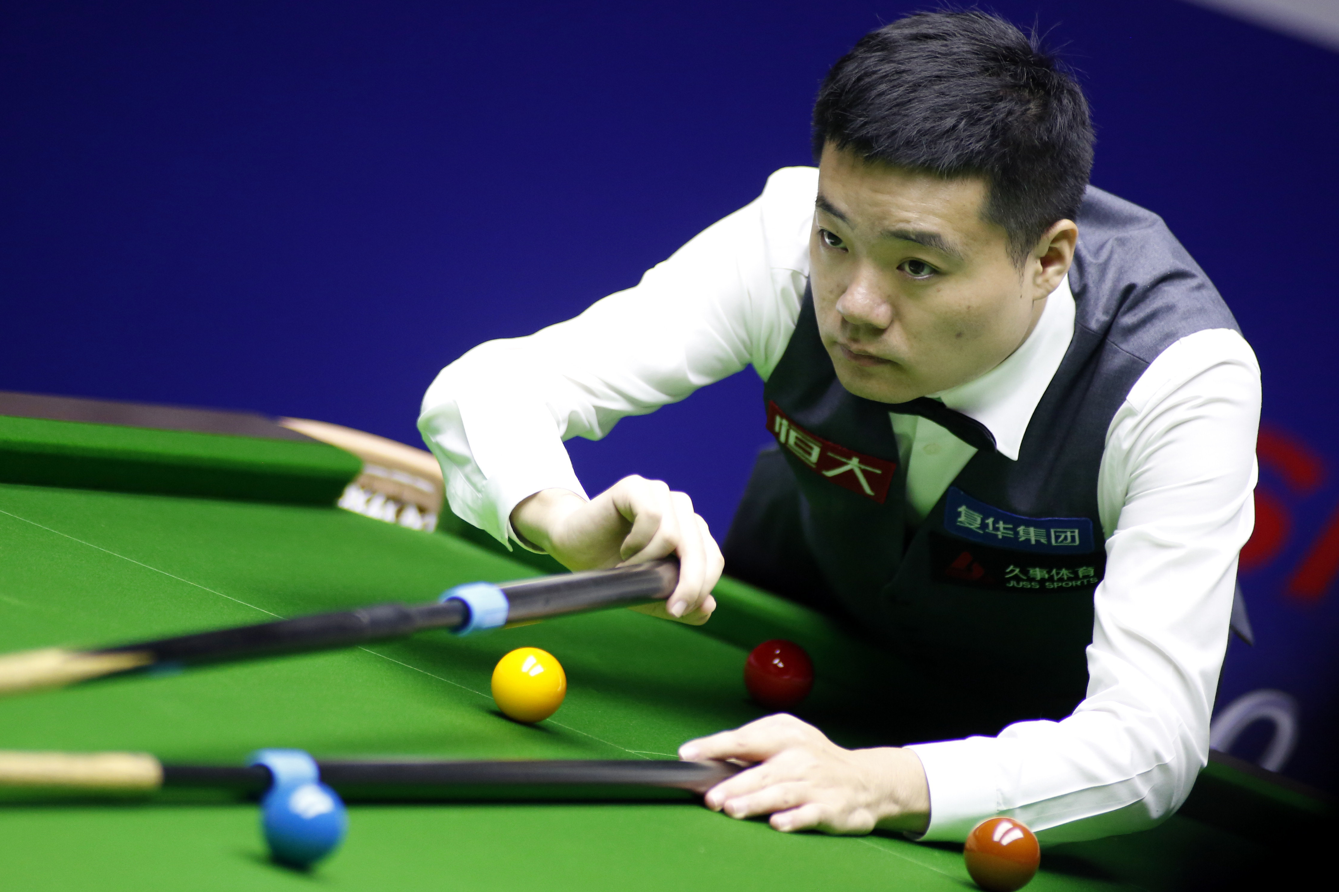 她们在接下 她们在接下